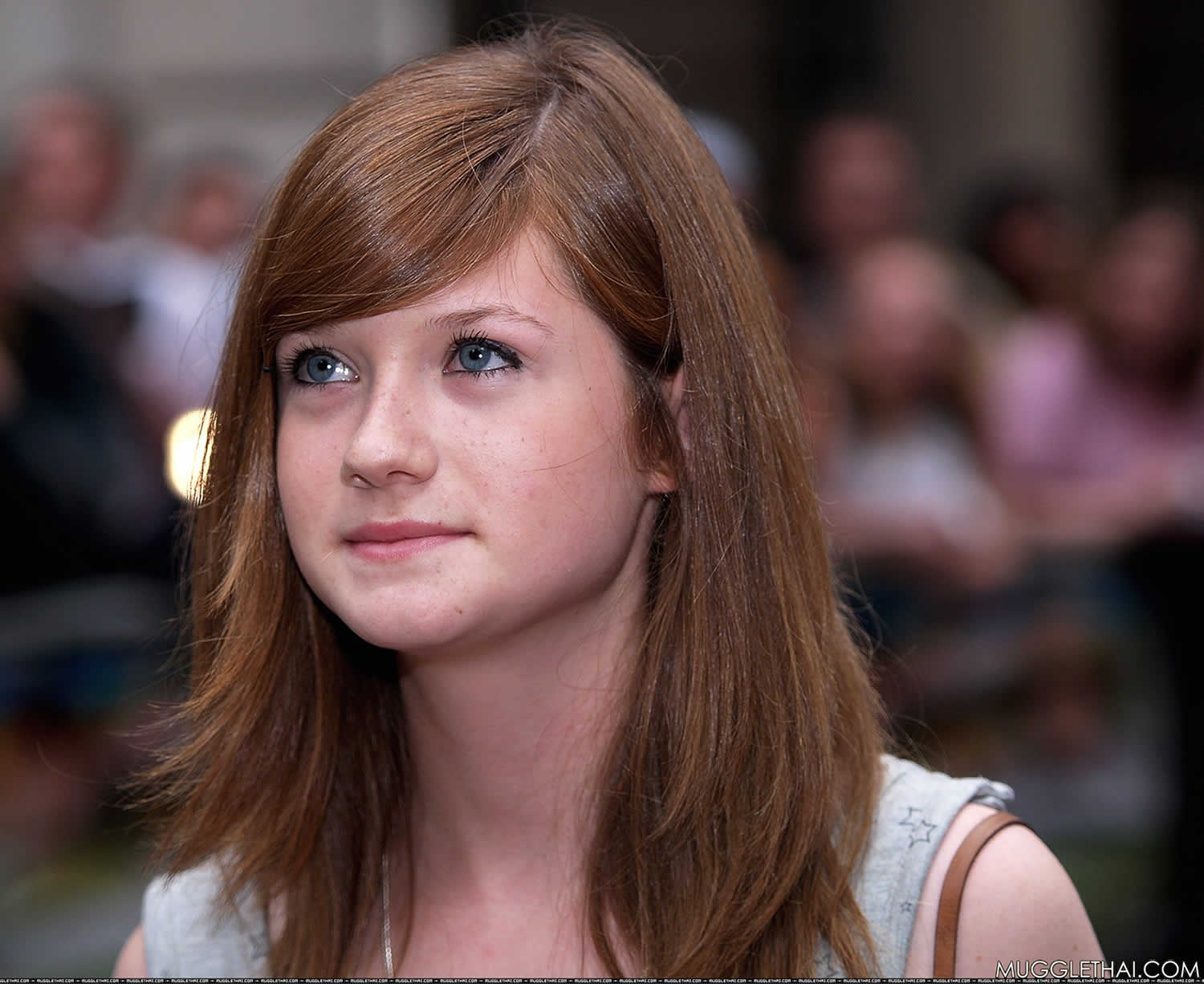 {j[Cg[Bonnie Wright]