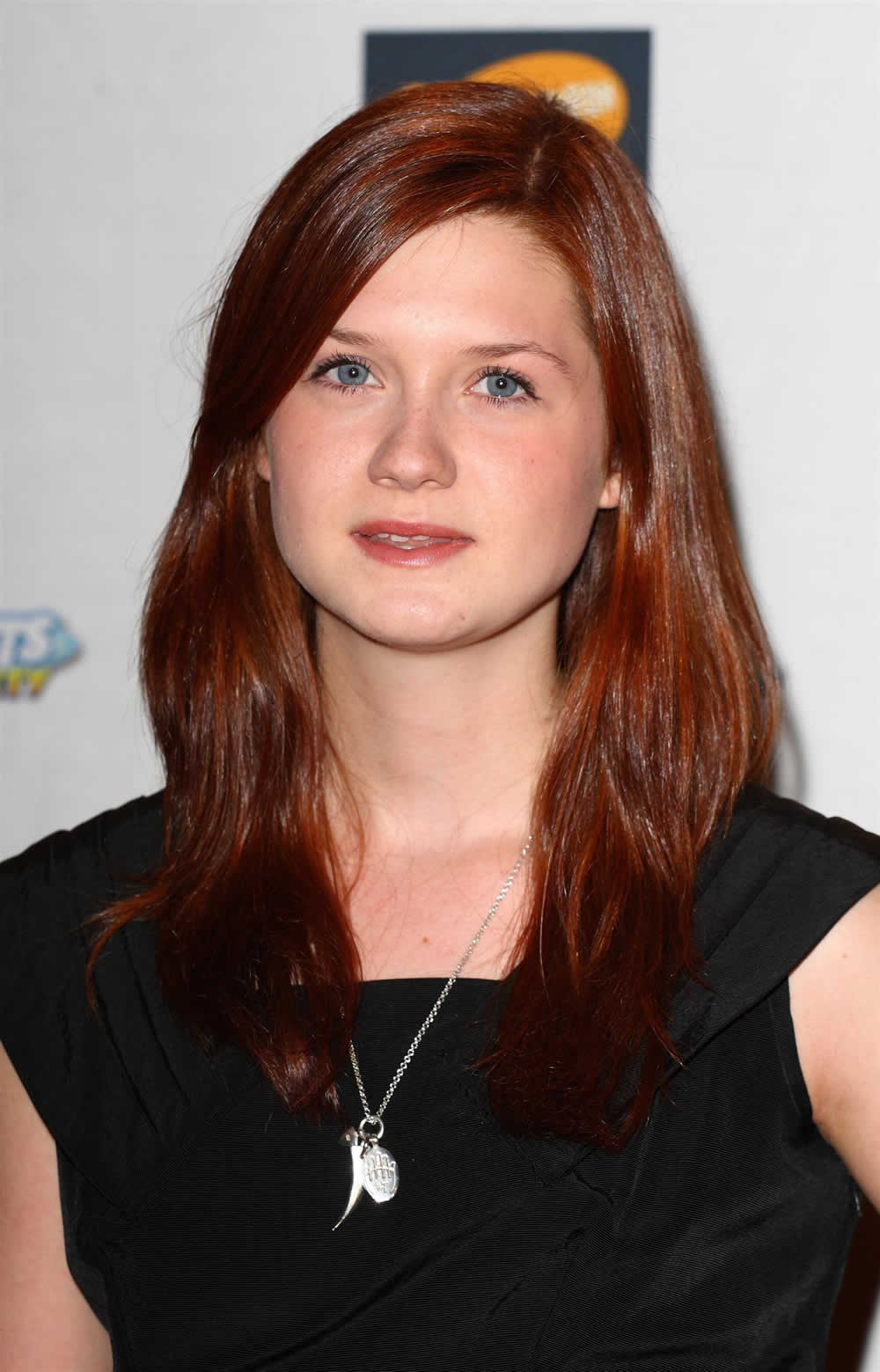 {j[Cg,Bonnie Wright